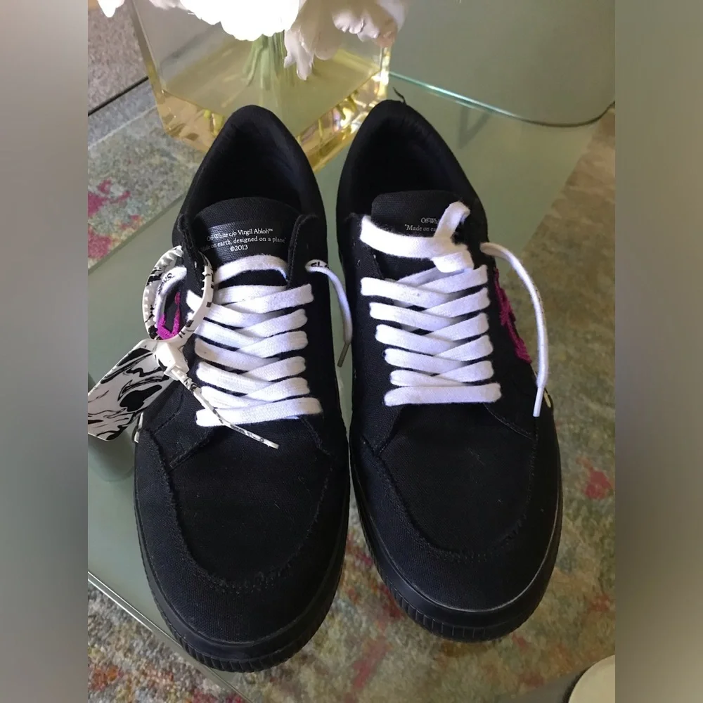 Off-white - Picture 6 of 9